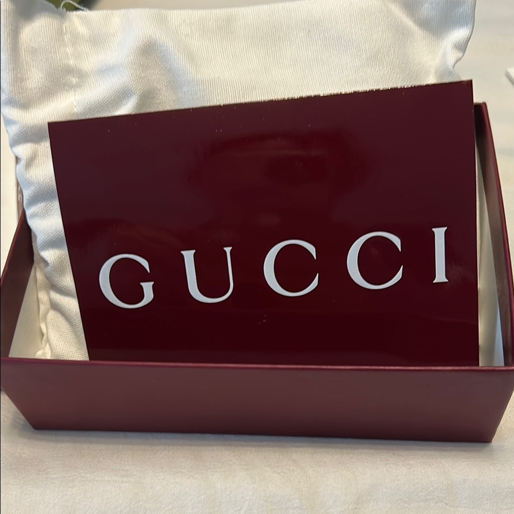 Gucci Red Luxury Accessory Box - Picture 2 of 3